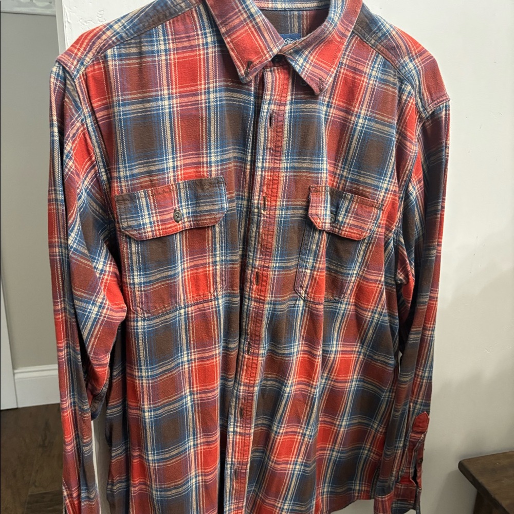 Men’s flannel shirt